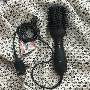 Amika Hair Blow Dryer and Brush 2-in-1 hair styling tool